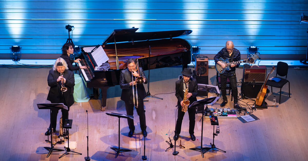 楽器を演奏するピエロ2体☆ジャズ☆JAZZ☆クラウン☆動きません！音は出ました 旋律とリズム一体で躍動、ドラムス無しジャズ室内楽／中川英二郎