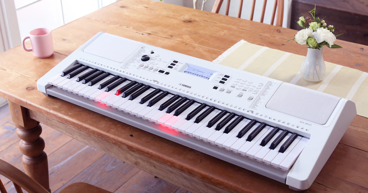 光る鍵盤で憧れの曲も弾けるように！初心者も楽しめる電子キーボードの 