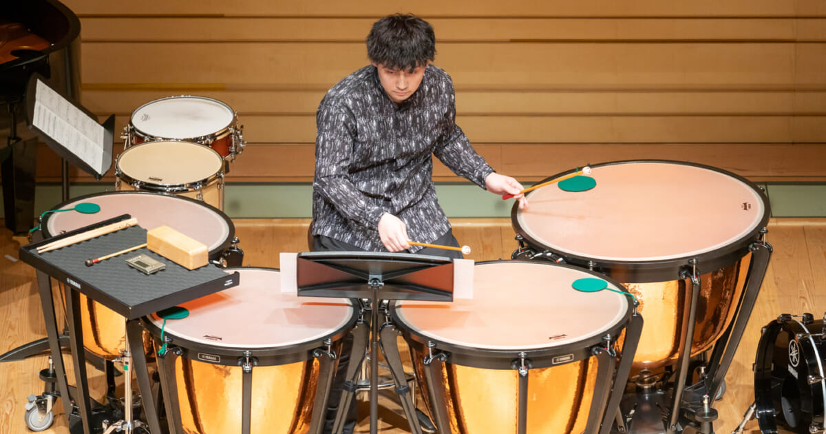 生身の人間が「打つ」原点に回帰、現代音楽を温故知新／関 聡