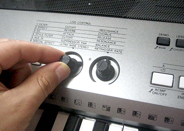 電子キーボードの新製品「PSR－E443」を弾いてみた！｜ヤマハ