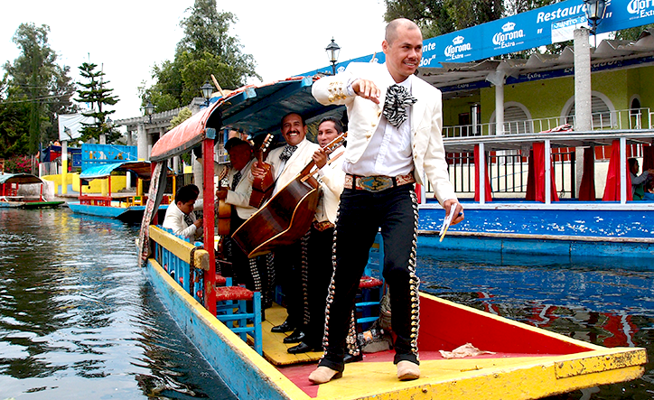 地球は音楽で回る　マリアッチ
