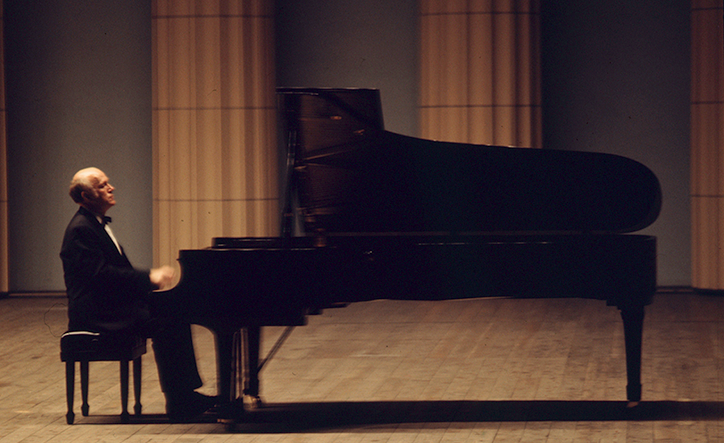 1970年の初来日、大阪フェスティバルホールのステージ。