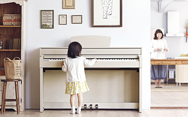 洗練されたぬくもり色、クラビノーバCLP-575にホワイトアッシュ調