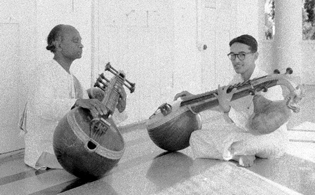 世界の民族楽器を触って鳴らせる「小泉文夫記念資料室」｜ヤマハ