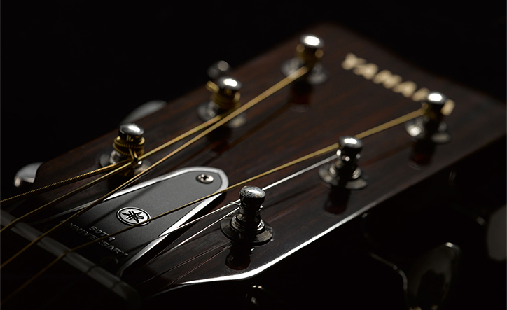 赤ラベルが再現!ヤマハギター50周年記念モデル