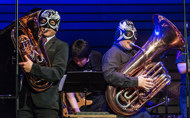スタンダードジャズから吹奏楽ナンバーまで、20人の凄腕たちが魅せた