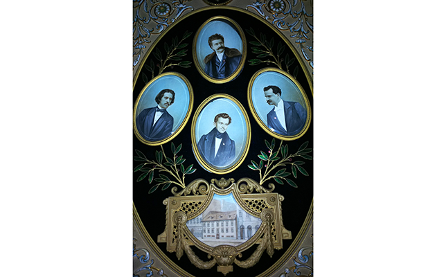 J・シュトラウス2世の《美しく青きドナウ》は、オーストリアの第2国歌のような存在