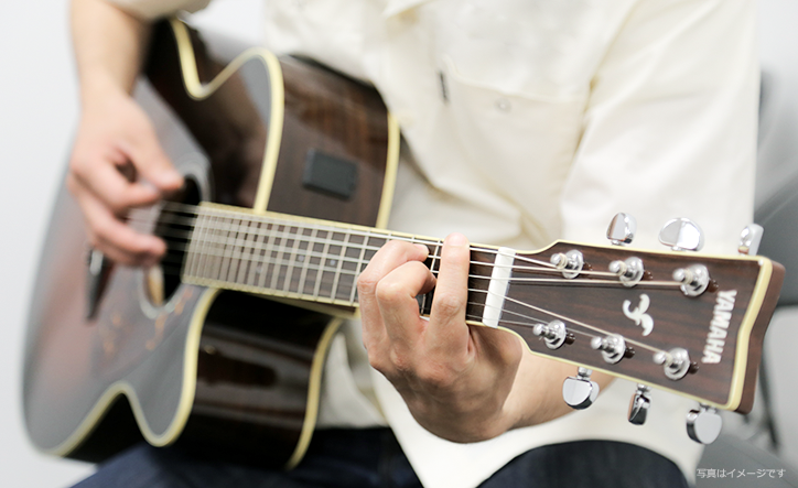 これからアコースティックギターを始める際のギターの選び方や準備について