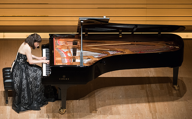 “演奏経験の原点”の場に戻って、闊達なピアニシズムで魅了/小川典子ピアノ・リサイタル