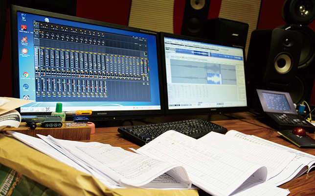 2012年に作ったオクタヴィア・レコードのスタジオ(トップ写真)は、かつてチェコスロバキア(当時)で音楽を学んでいたときの仲間が設計してくれた。ここでバランス調整などの作業を行う。最終段階では指揮者や奏者がここで音を聴き、その要望を聞きながら調整をすることもある。