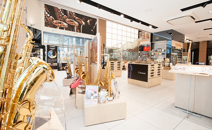 すべてのフロアに試奏室を完備!気になった楽器をじっくり選べる「ヤマハミュージック 名古屋店」