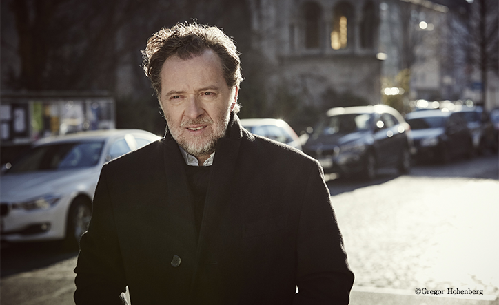 ドイツのバリトンの名手、クリスティアン・ゲルハーヘル、馨しきモーツァルトのオペラ・アリアを歌う