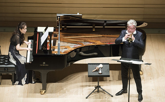 地上で最高のトランペット奏者」と評されるその演奏に恍惚とする