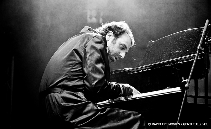 黙ってピアノを弾いてくれ