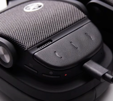 ワイヤレスヘッドホン「YH-L700A」