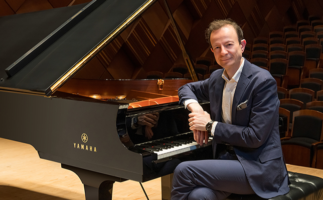 イリヤ・イーティン