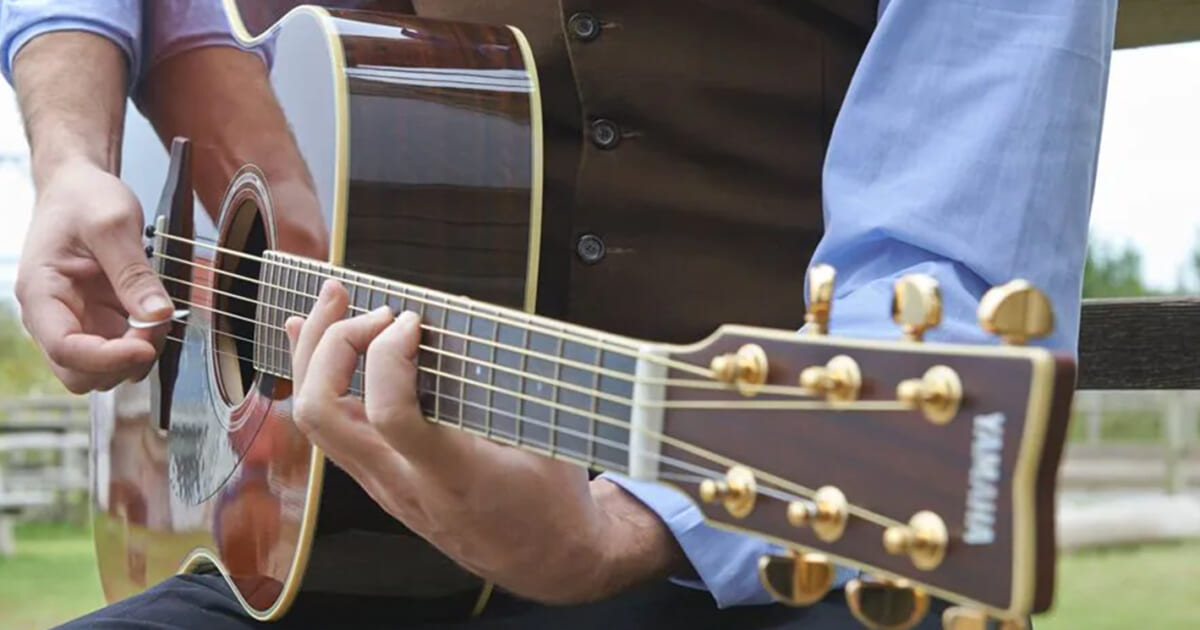 ヤマハ製アコースティックギター