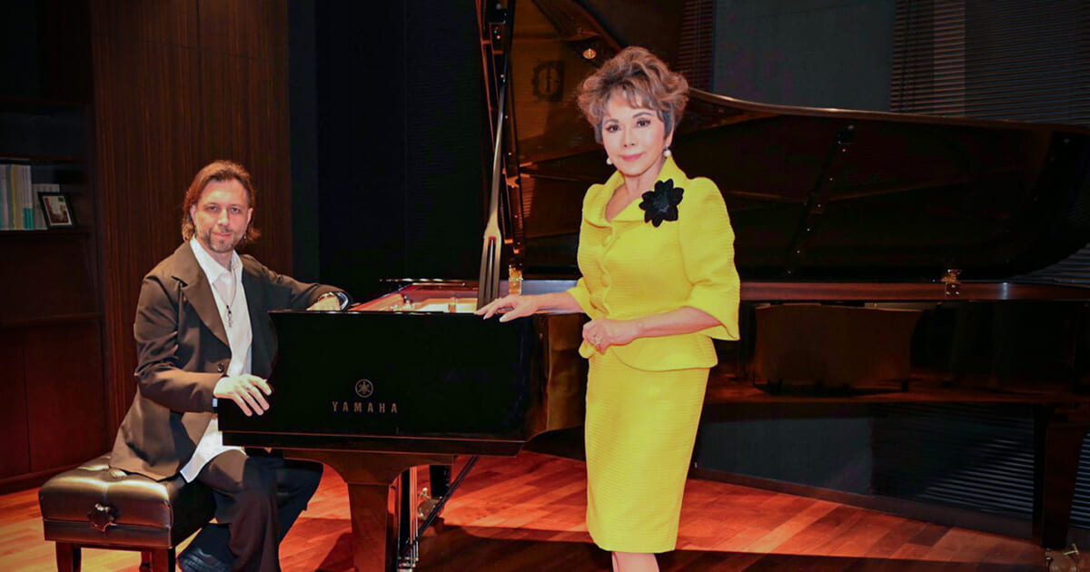 アルベルト・ピッツォ×デヴィ・スカルノ