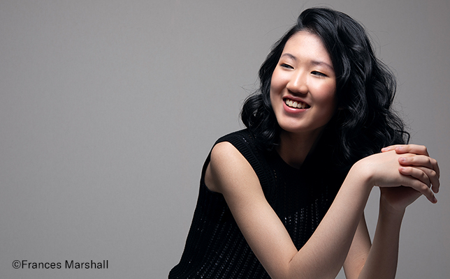 ソフィア・リュウ 写真